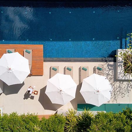 Outrigger Surin Beach Resort - Sha Extra Plus Exteriér fotografie The pool at the Beverly Hills Hotel