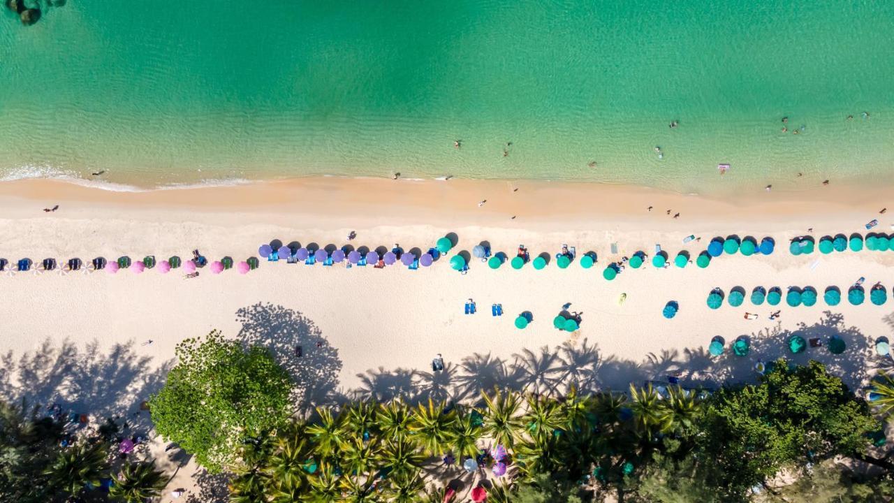 Outrigger Surin Beach Resort - Sha Extra Plus Exteriér fotografie Aerial view of the beach