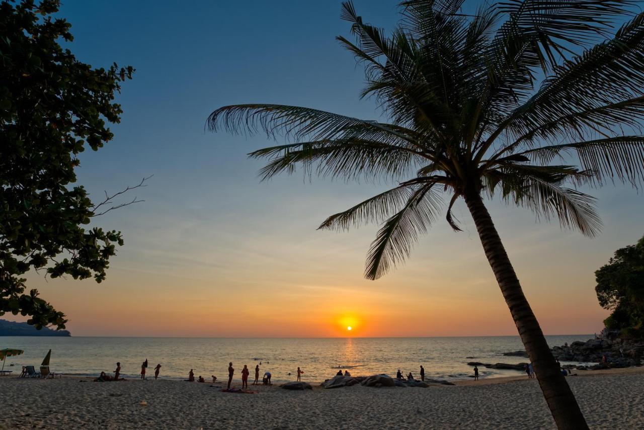 Outrigger Surin Beach Resort - Sha Extra Plus Exteriér fotografie Sunset at Tanjung Puteri Beach