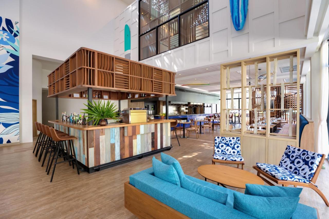 Outrigger Surin Beach Resort - Sha Extra Plus Exteriér fotografie The interior of the hotel