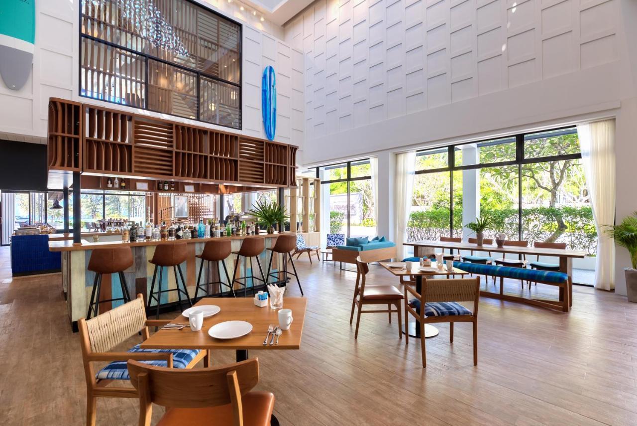 Outrigger Surin Beach Resort - Sha Extra Plus Exteriér fotografie The Beach