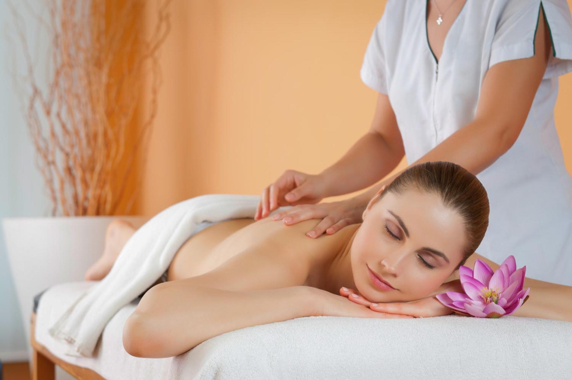 Outrigger Surin Beach Resort - Sha Extra Plus Exteriér fotografie Massage