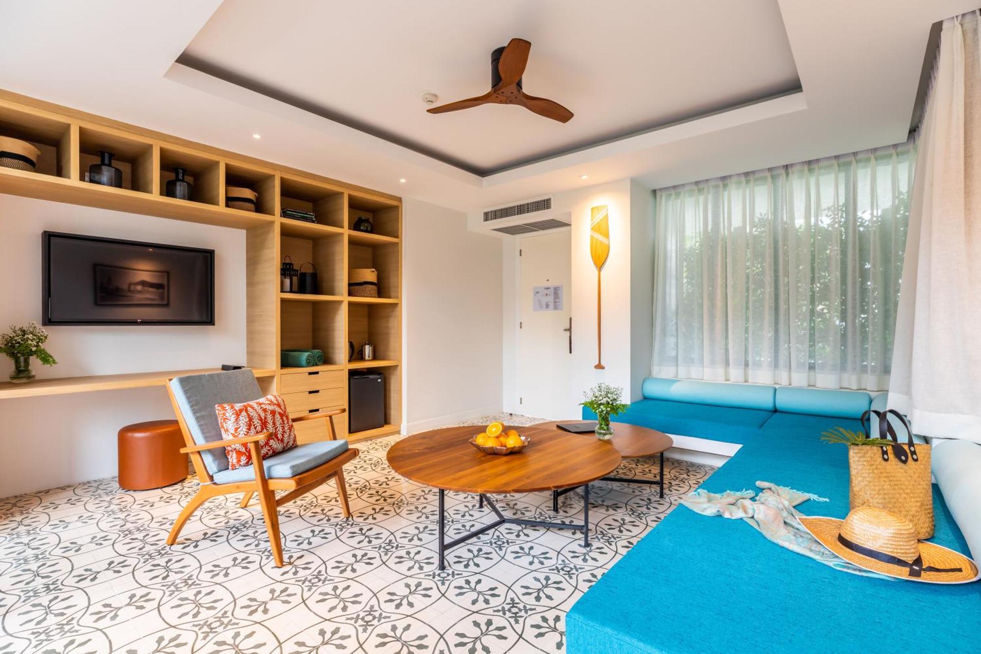 Outrigger Surin Beach Resort - Sha Extra Plus Pokoj fotografie A suite at the hotel